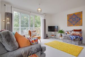 Lounge/Diner- click for photo gallery
